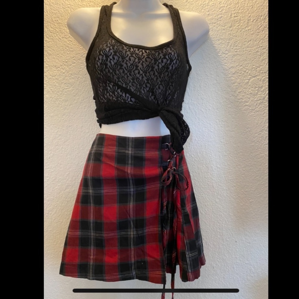 Red plaid lace up skirt